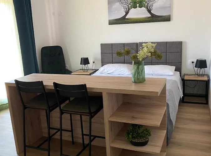 Maris Apartment *